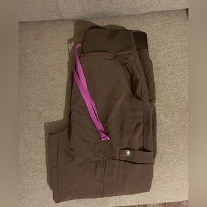 Figs Smokey Taupe Scrub Set